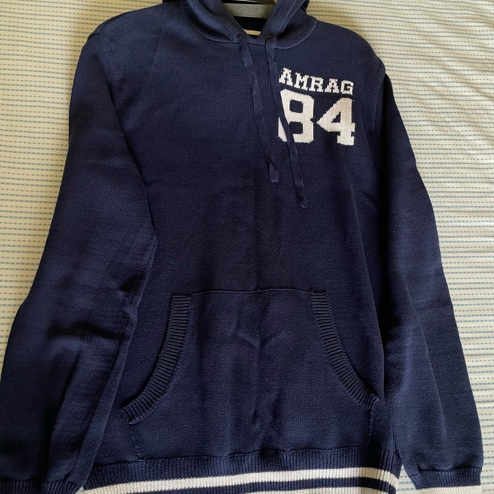 American Rag men’s size medium 100% Cotton knitted hoodie